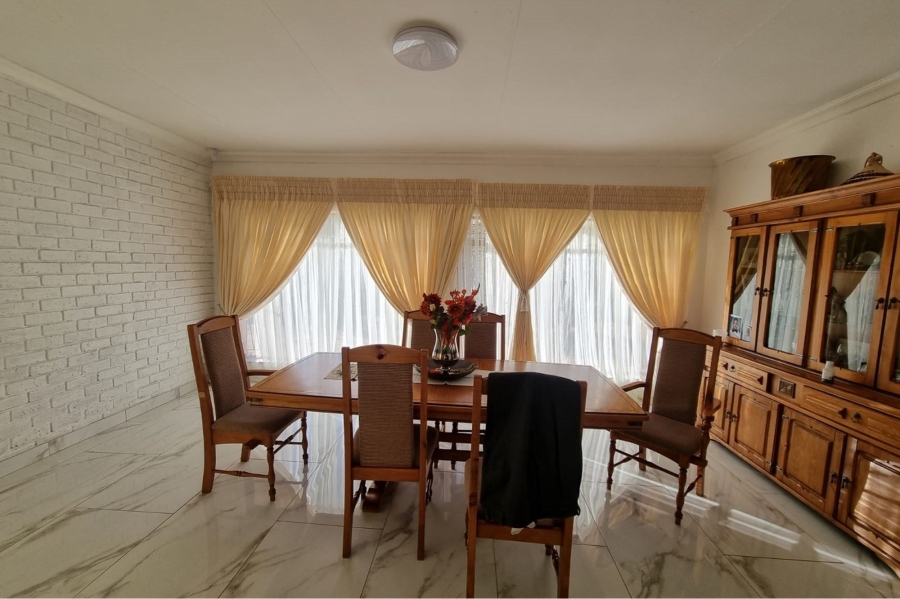 3 Bedroom Property for Sale in La Hoff North West